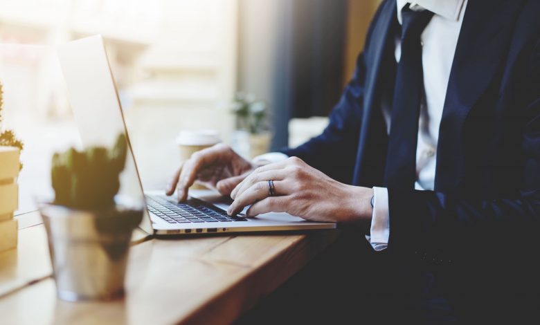 emprendimiento, herramientas digitales, negocios peruanos, jóvenes empresarios, Google Workspace, Miro, Shopify, Canva, redes sociales, productividad empresarial