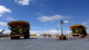 Komatsu Mitsui Maquinarias Perú, KMMP, Minera Antamina, Cummins QSK95, industria minera, minería en el Perú, tomás Martínez, Komatsu-Mitsui y Antamina concretan acuerdo para renovar flota de camiones