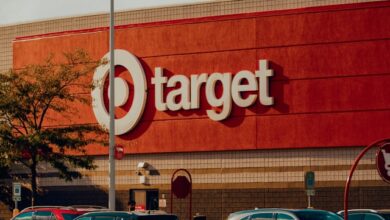 Target, Brian Cornell, Michael Fiddelke, crisis minorista, ventas minoristas, Walmart, Amazon, Costco, mercado bursátil, DEI