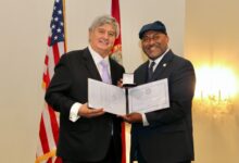 Raúl Diez Canseco, educación, Estados Unidos, comunidad hispana, San Ignacio University, President’s Lifetime Achievement Award, voluntariado, liderazgo educativo, Miami, George W. Bush