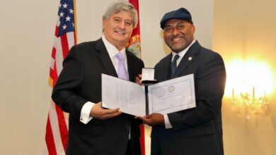 Raúl Diez Canseco, educación, Estados Unidos, comunidad hispana, San Ignacio University, President’s Lifetime Achievement Award, voluntariado, liderazgo educativo, Miami, George W. Bush